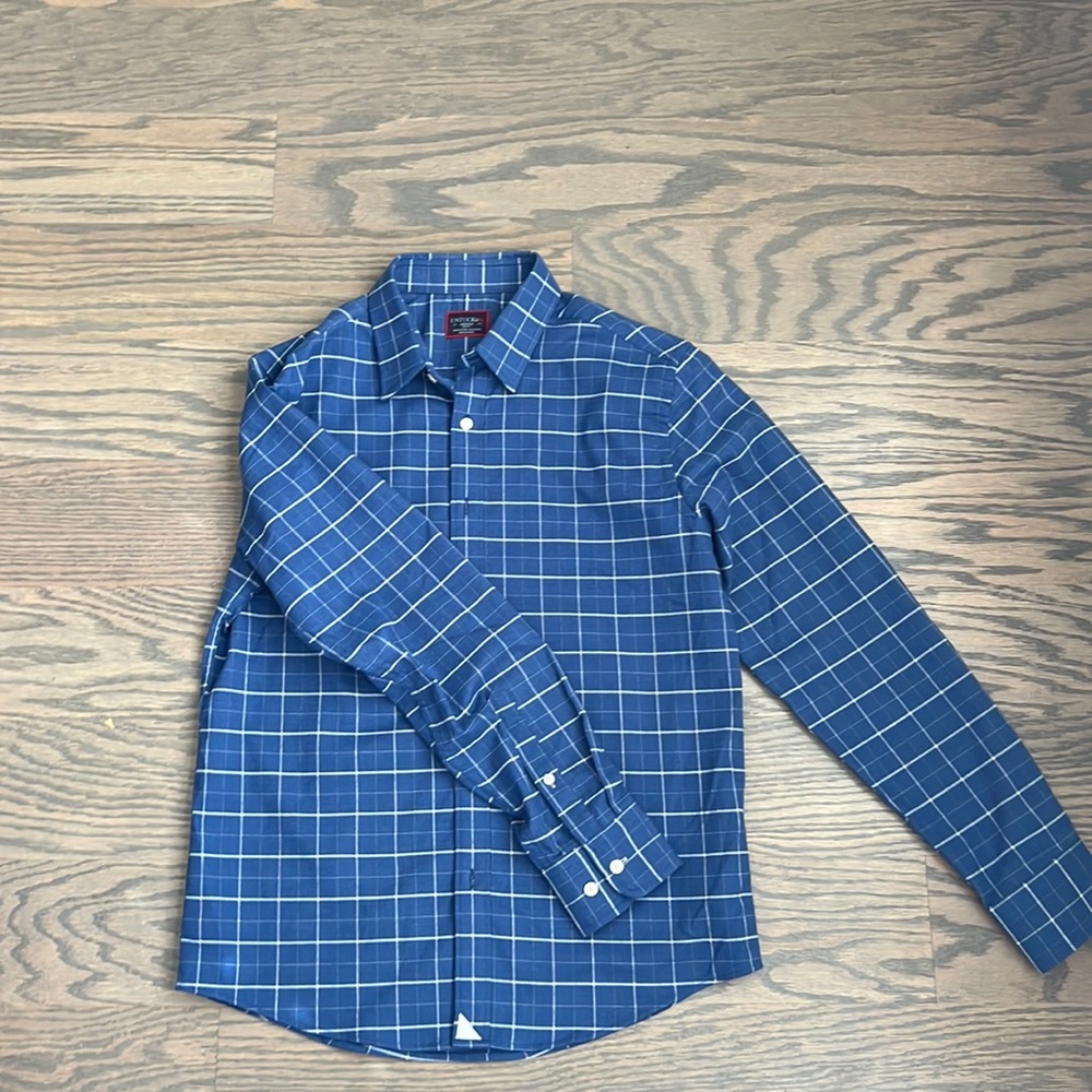 Untuckit men’s plaid shirt